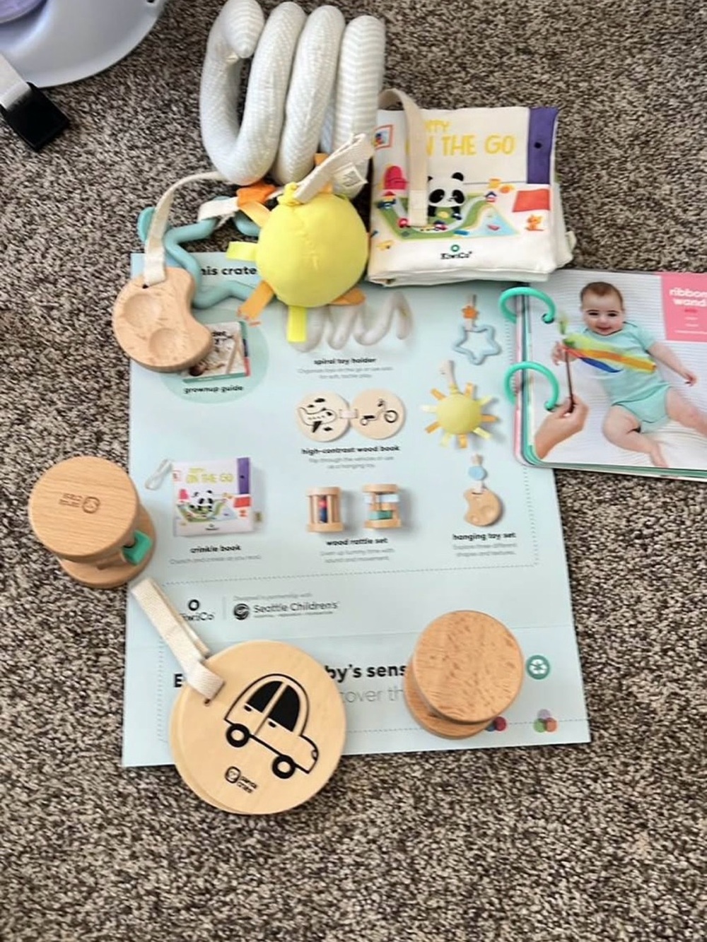 KIWI CO. 3-4 month baby kit